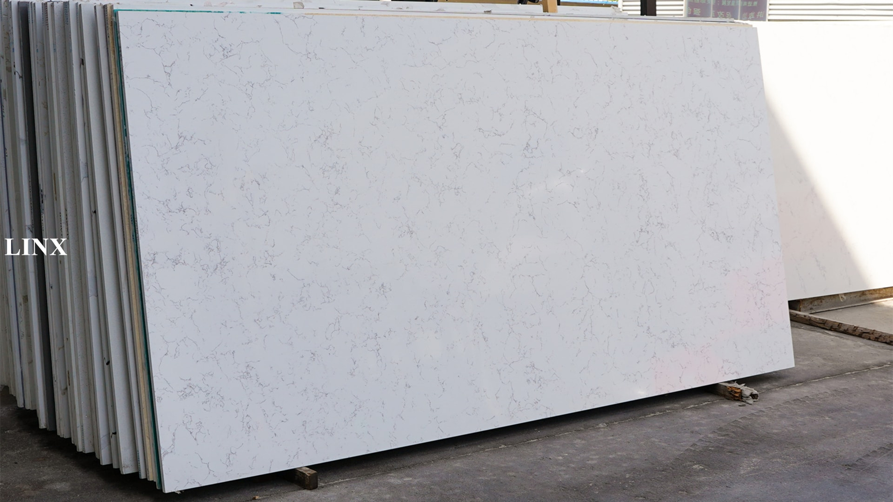 LX8301 CARRARA QUARTZ STONE 1 LINX SURFACES