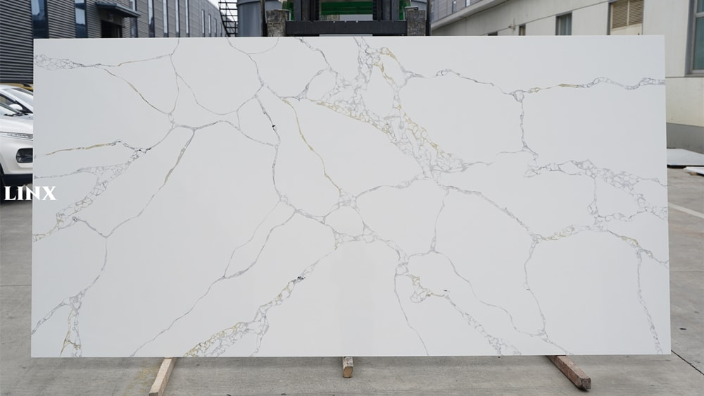 LX9002 CALACATTA WHITE QUARTZ STONE FEATURE LINX SURFACES