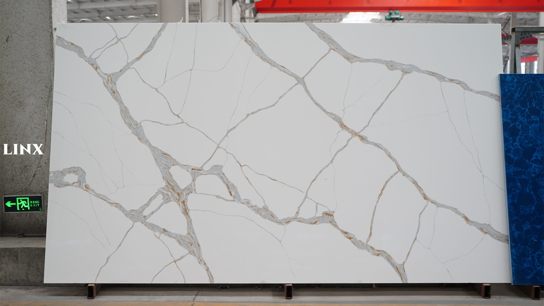 LX9006 CALACATTA GOLD QUARTZ STONE LINX SURFACES