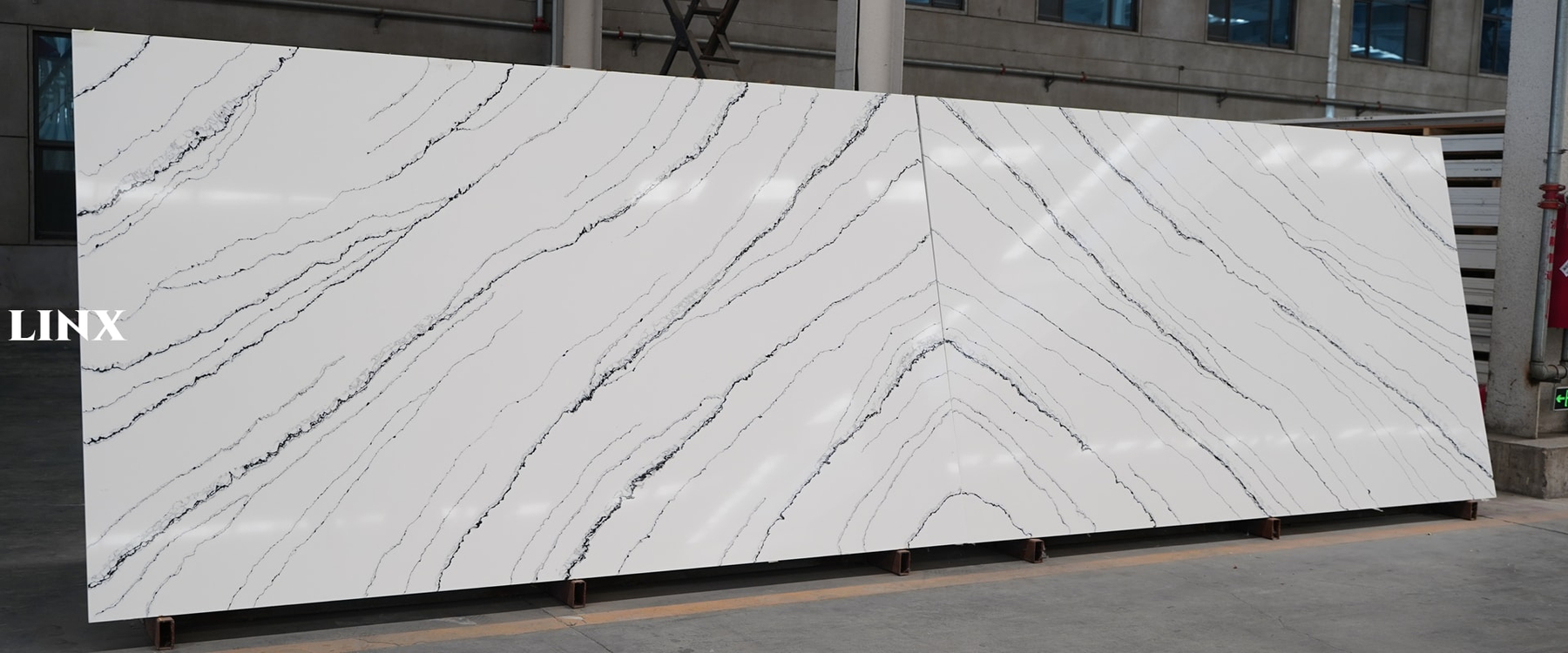 LX9007 WHITE SILK LUXURY QUARTZ STONE BOOKMATH 2 LINX SURFACES