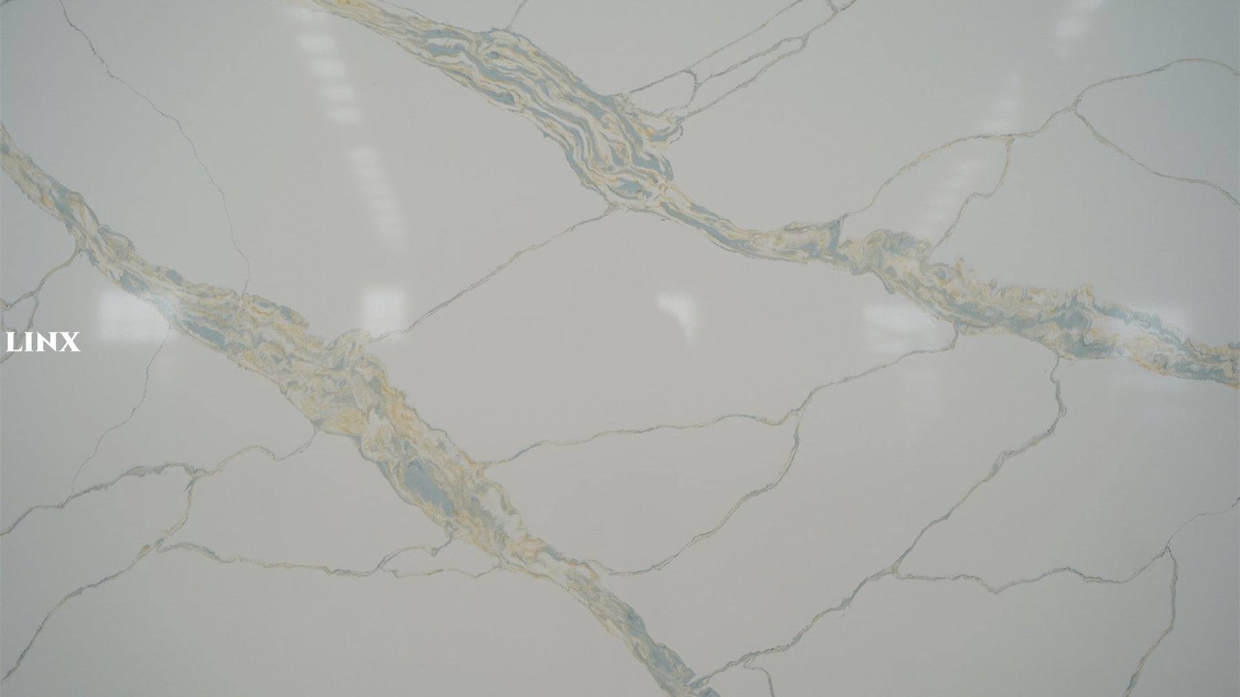 LX9015 CALACATTA WHITE QUARTZ STONE CLOSE UP 1 LINX SURFACES