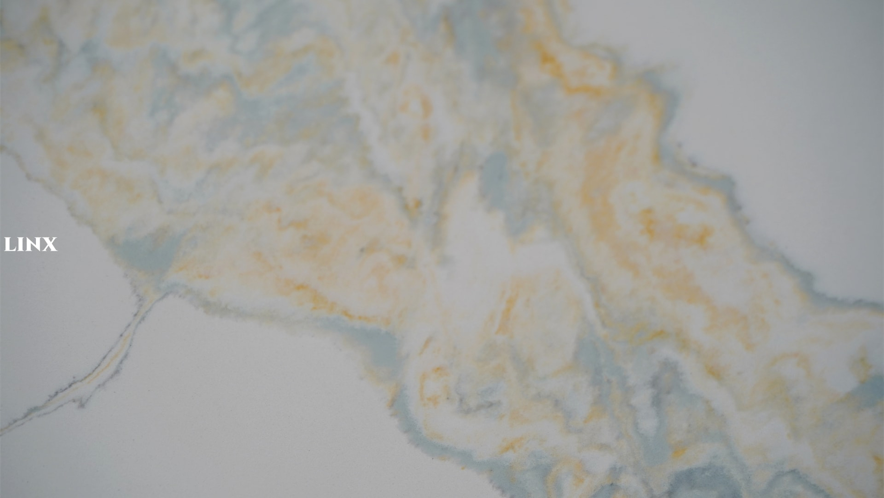 LX9015 CALACATTA WHITE QUARTZ STONE CLOSE UP 4 LINX SURFACES