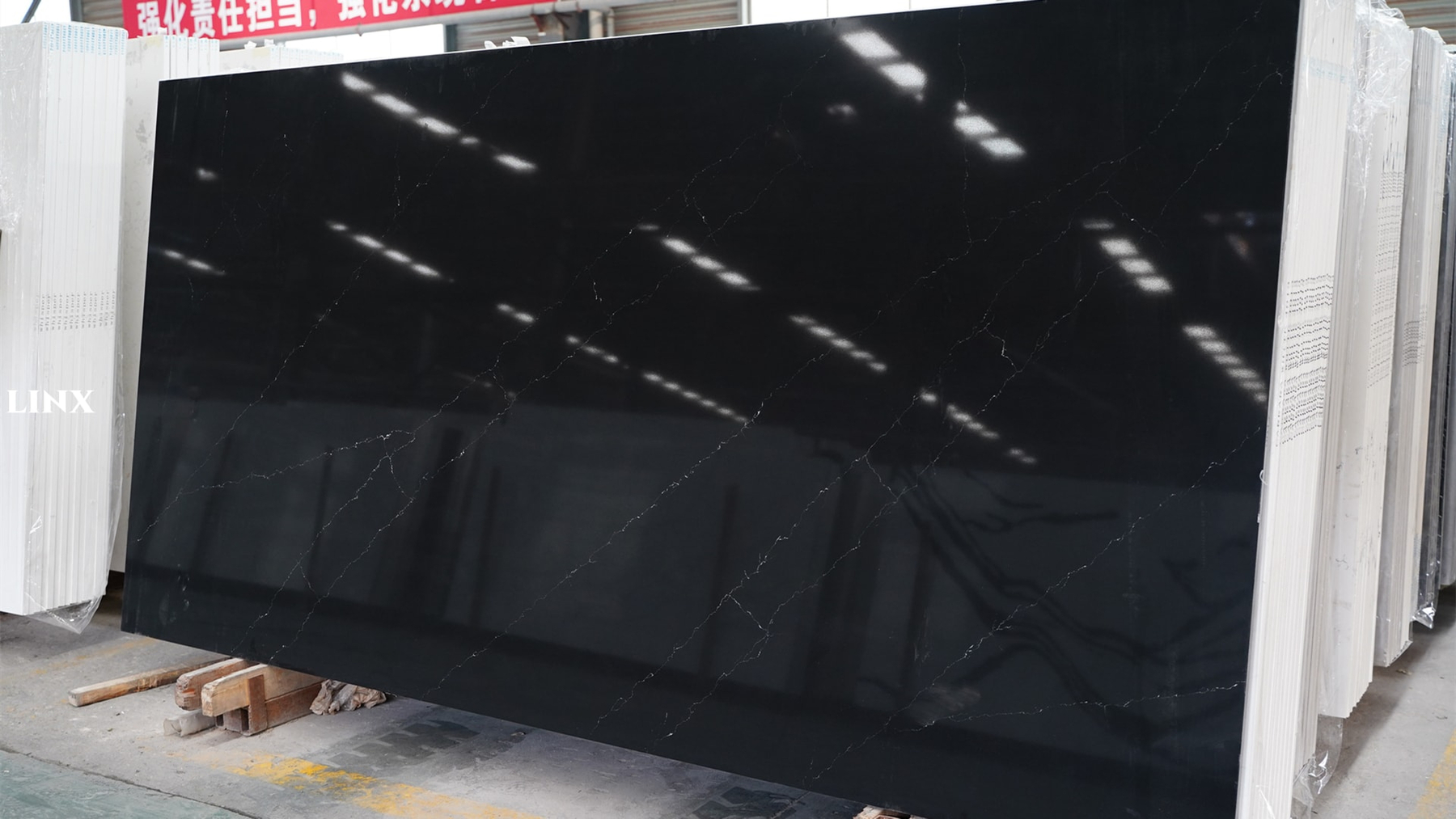 LX9017 CALACATTA BLACK QUARTZ STONE 2 LINX SURFACES