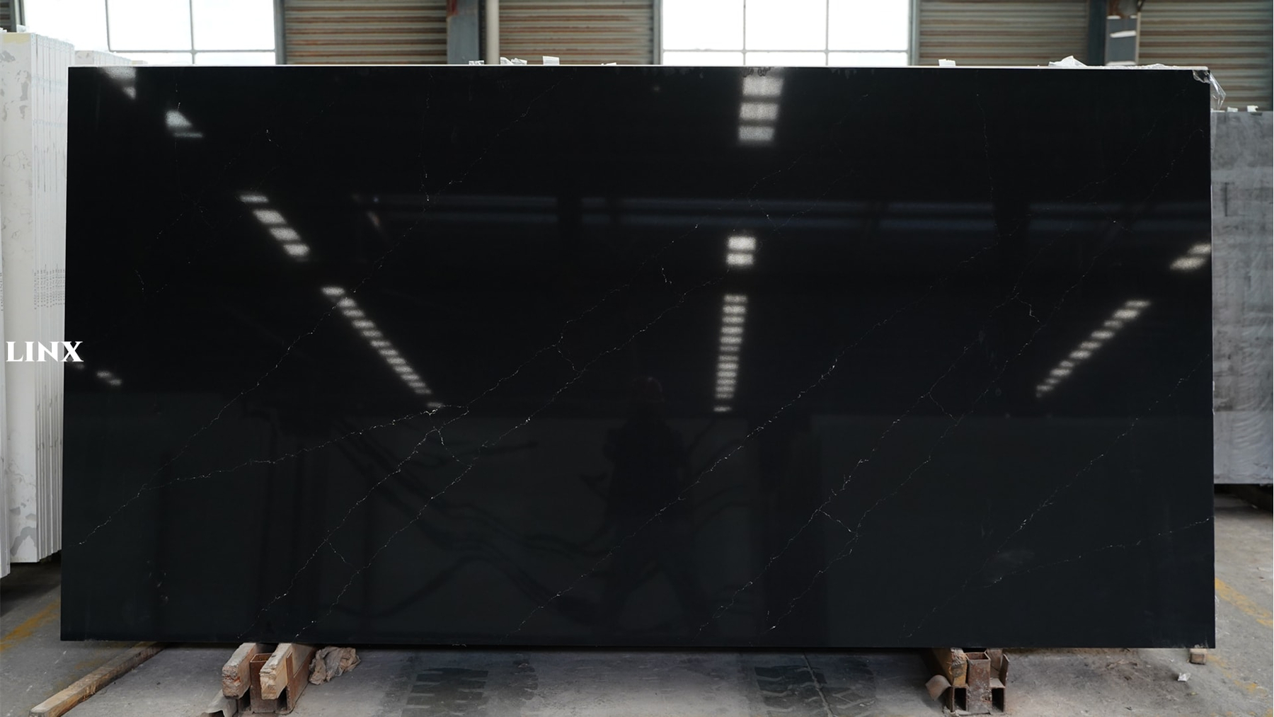 LX9017 CALACATTA BLACK QUARTZ STONE LINX SURFACES