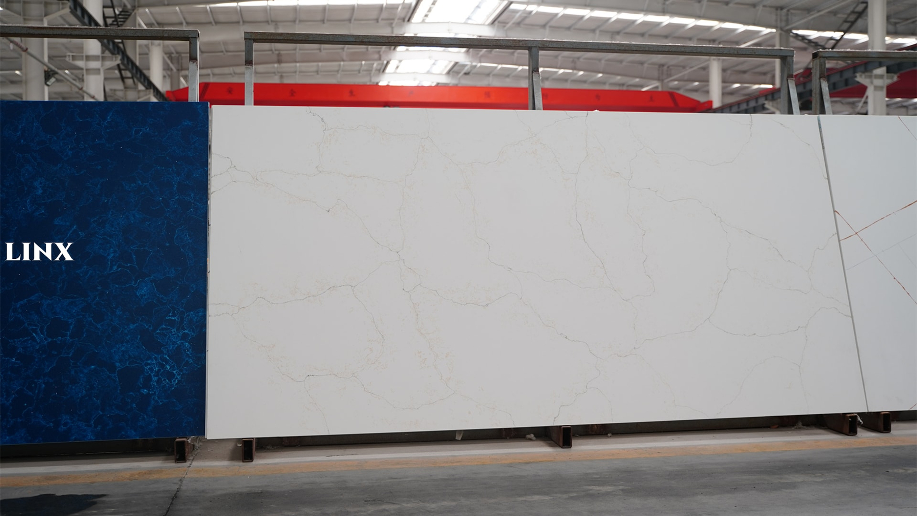 LX9022 CALACATTA GOLD QUARTZ STONE 1 LINX SURFACES