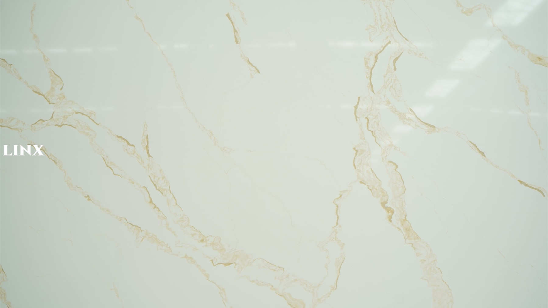 LX9026 CALACATTA GOLD QUARTZ STONE CLOSE UP 1 LINX SURFACES