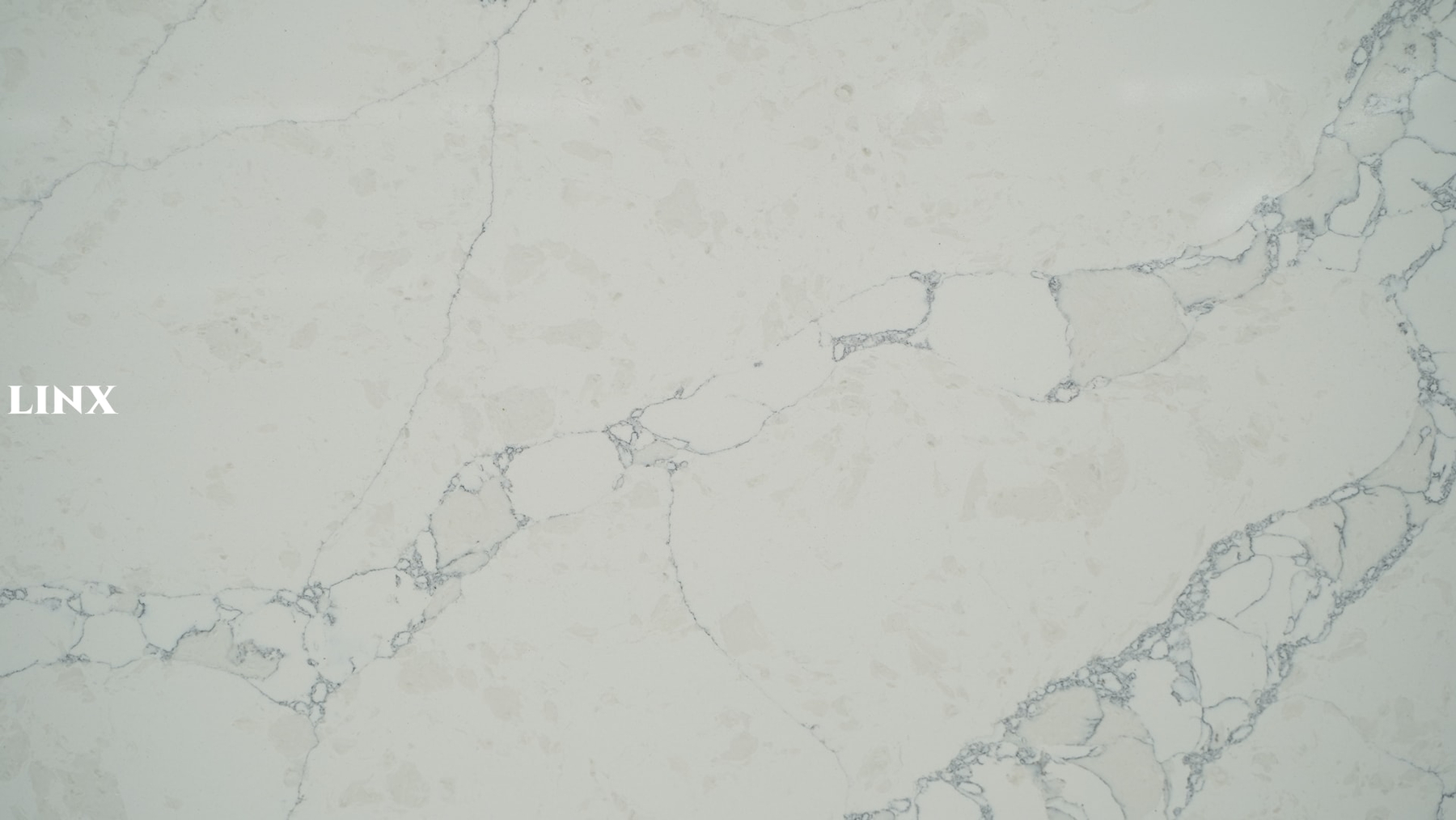 LX9034 CALACATTA WHITE QUARTZ STONE CLOSE UP 2 LINX SURFACES
