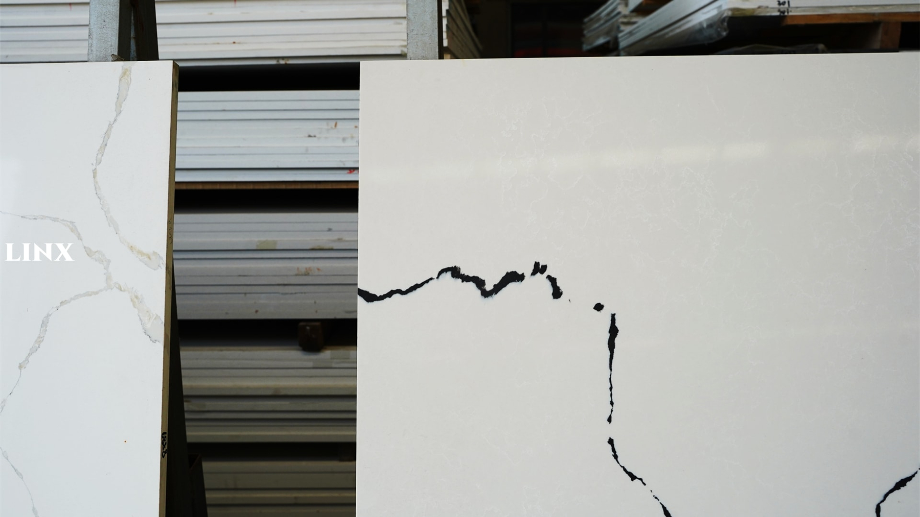 LX9035 CALACATTA JADE QUARTZ STONE CLOSE UP 3 LINX SURFACES