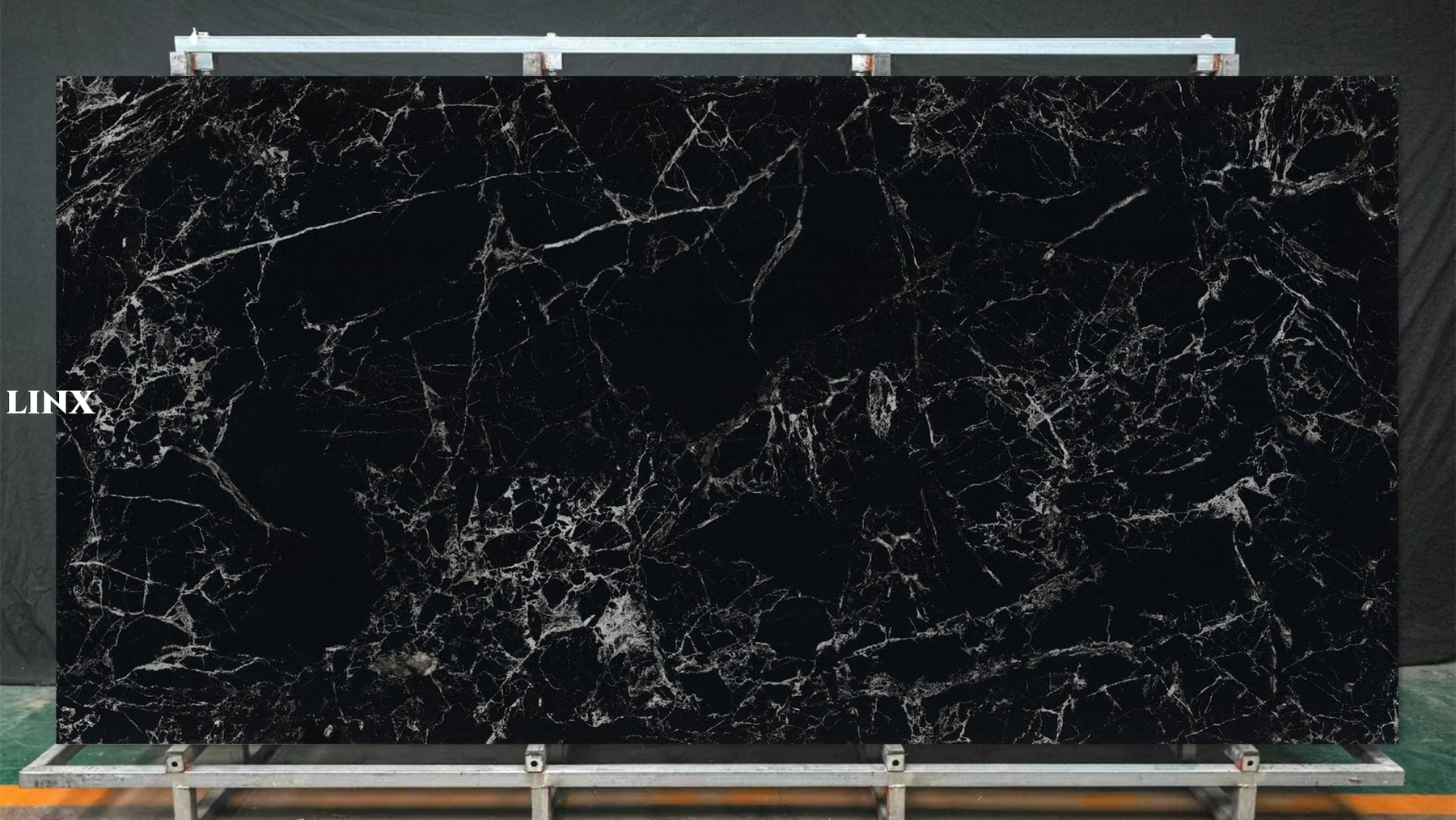 LXG32 Mooney Black Sintered Stone Main Linx Surfaces