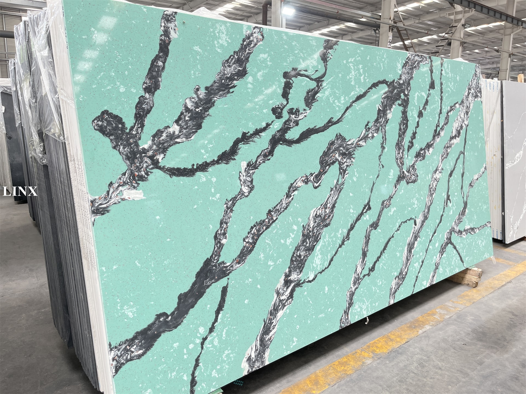 LXM6770 Wide Green Jade Stone 1 Linx Surfaces