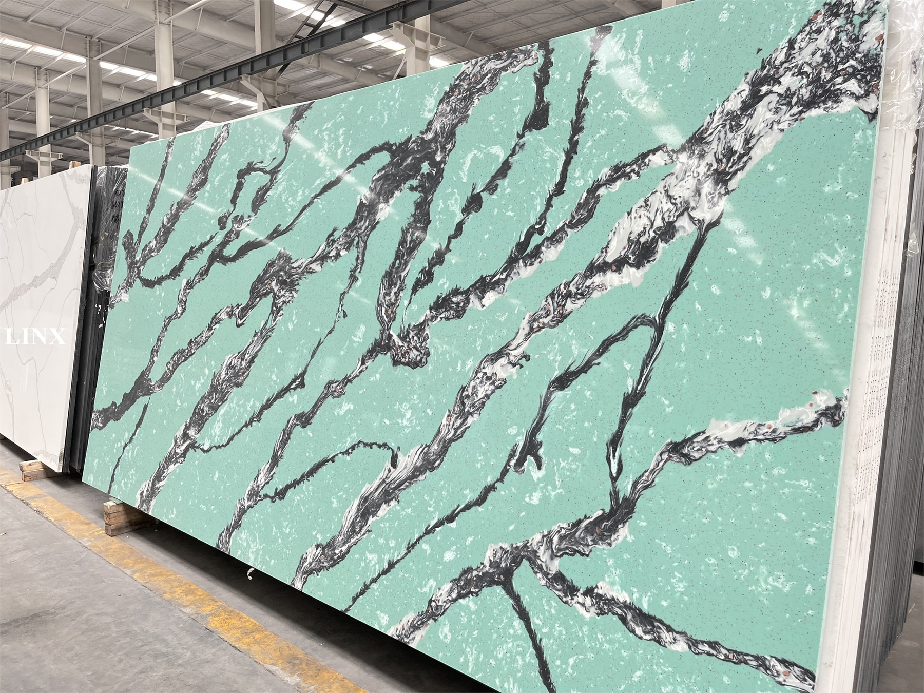 LXM6770 Wide Green Jade Stone 2 Linx Surfaces