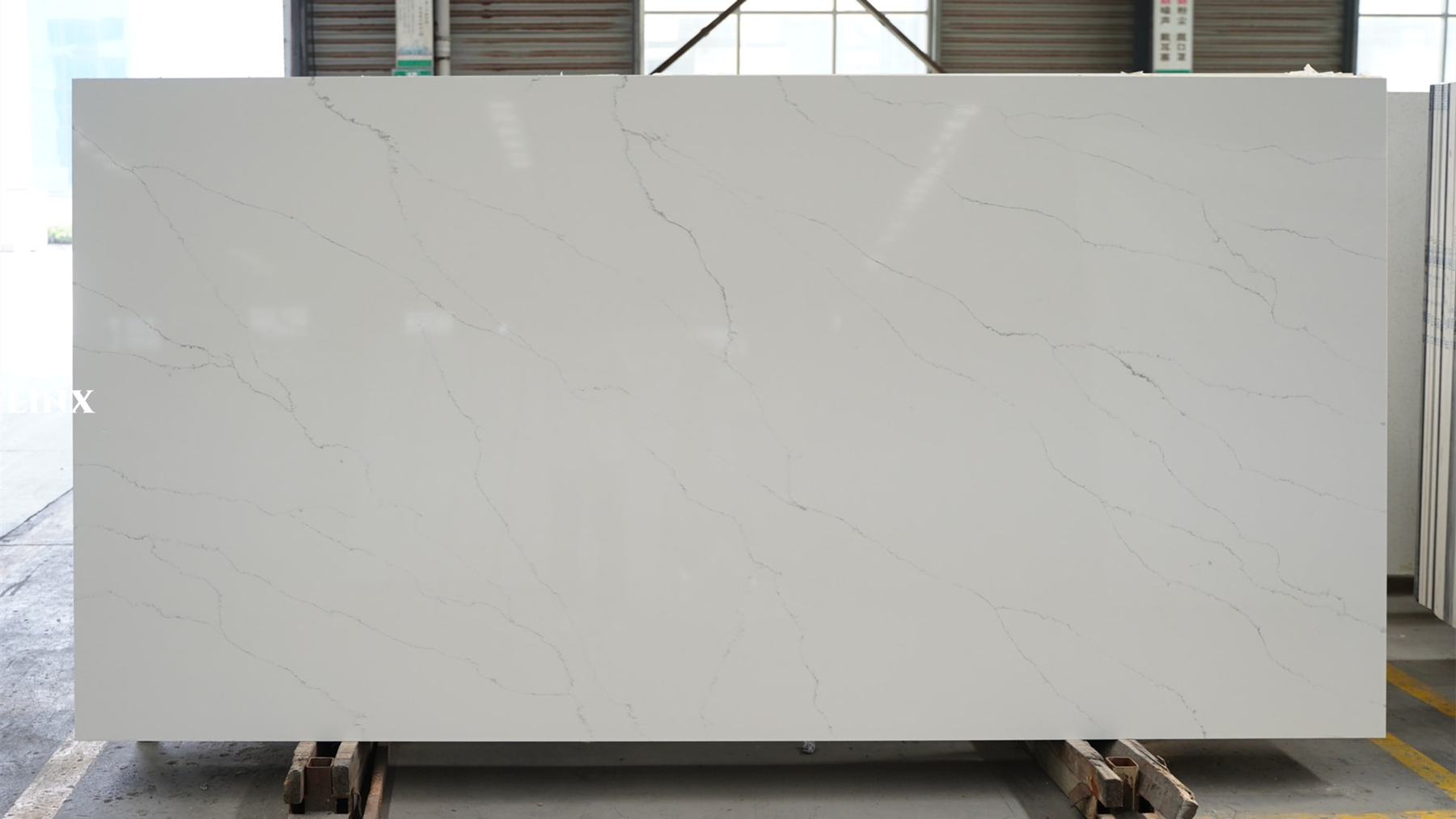 LX052 CALACATTA WHITE QUARTZ STONE LINX SURFACES