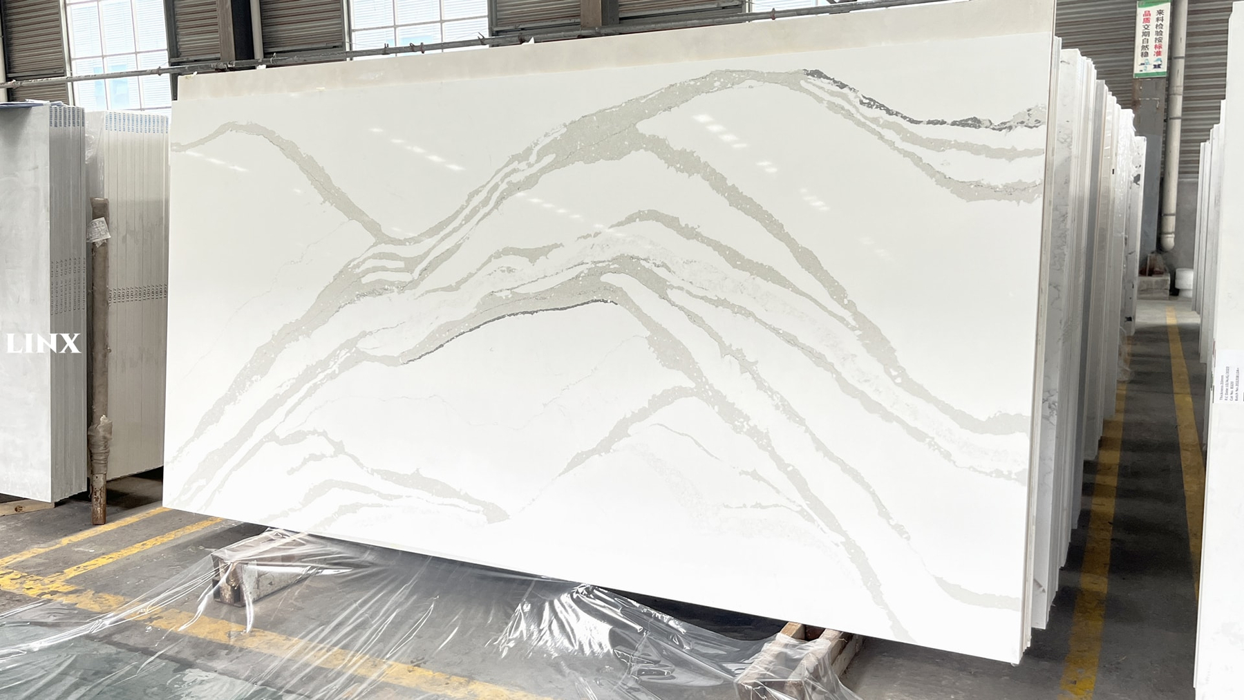 LX1008 CALACATTA WHITE QUARTZ STONE 2 LINX SURFACES