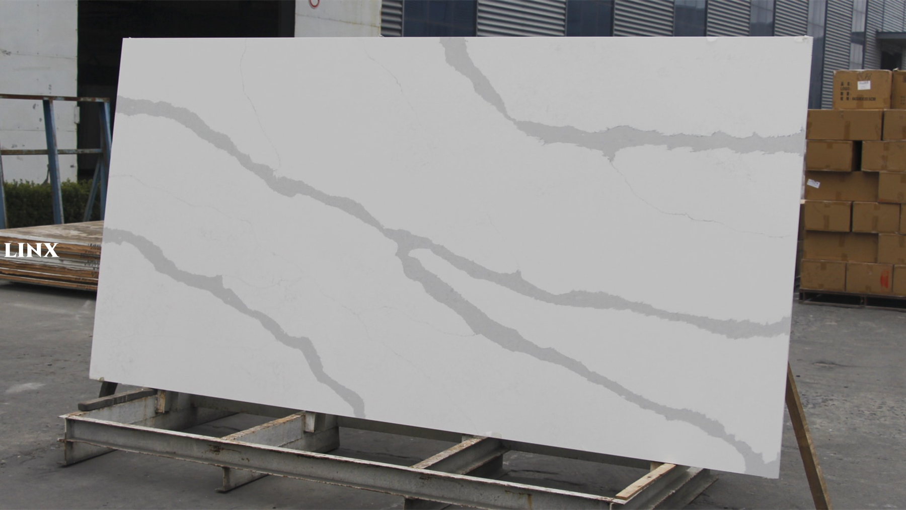 LX1013 CALACATTA WHITE QUARTZ STONE 2 LINX SURFACES