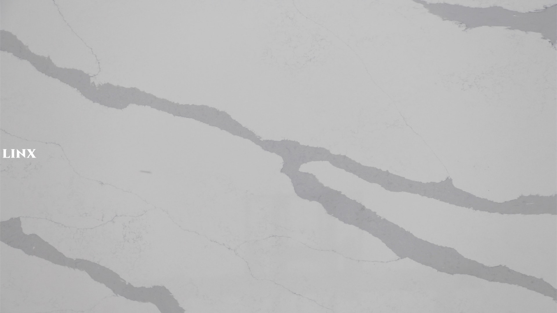 LX1013 CALACATTA WHITE QUARTZ STONE DETAIL 1 LINX SURFACES