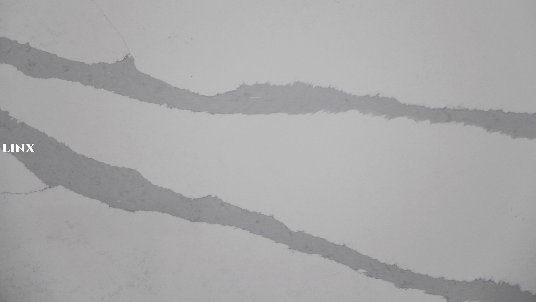 LX1013 CALACATTA WHITE QUARTZ STONE DETAIL 2 LINX SURFACES