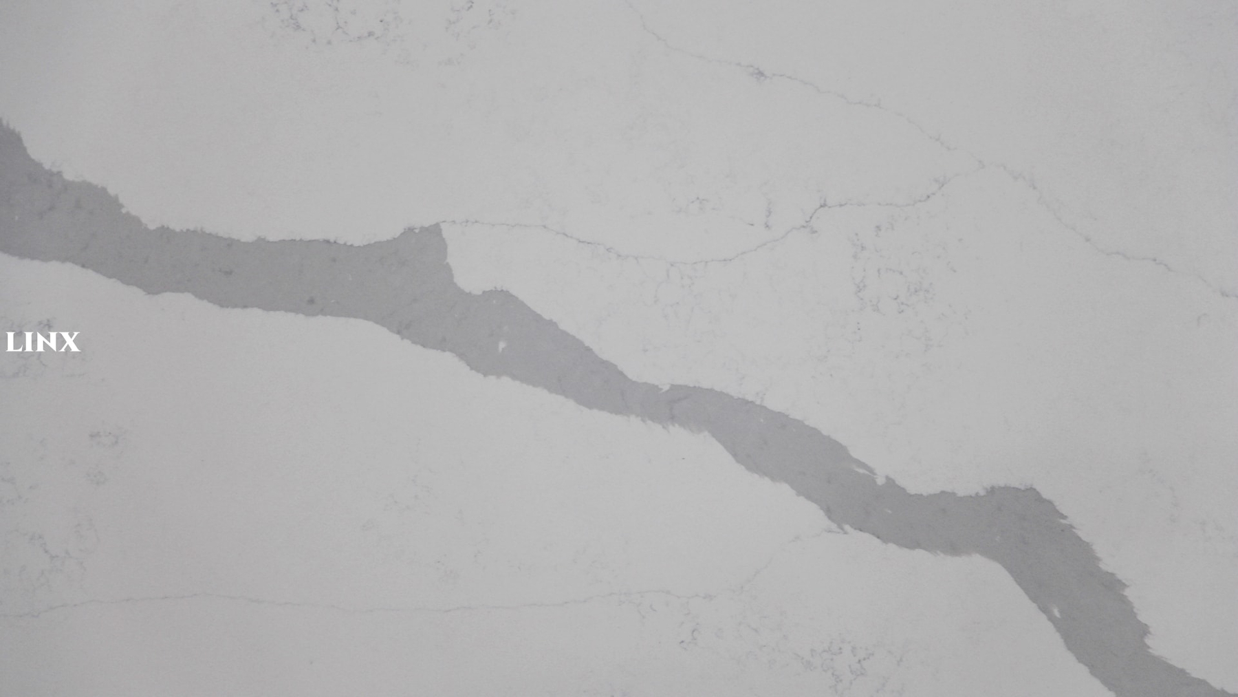 LX1013 CALACATTA WHITE QUARTZ STONE DETAIL 3 LINX SURFACES