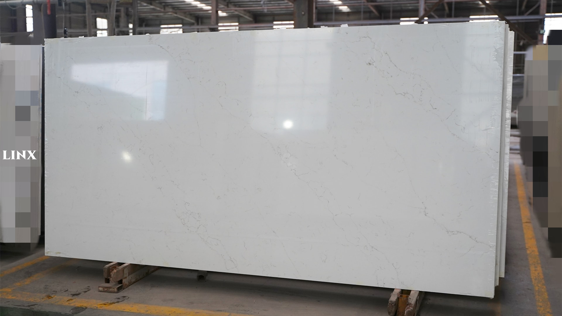 LX1018 CALACATTA WHITE QUARTZ STONE 2 LINX SURFACES