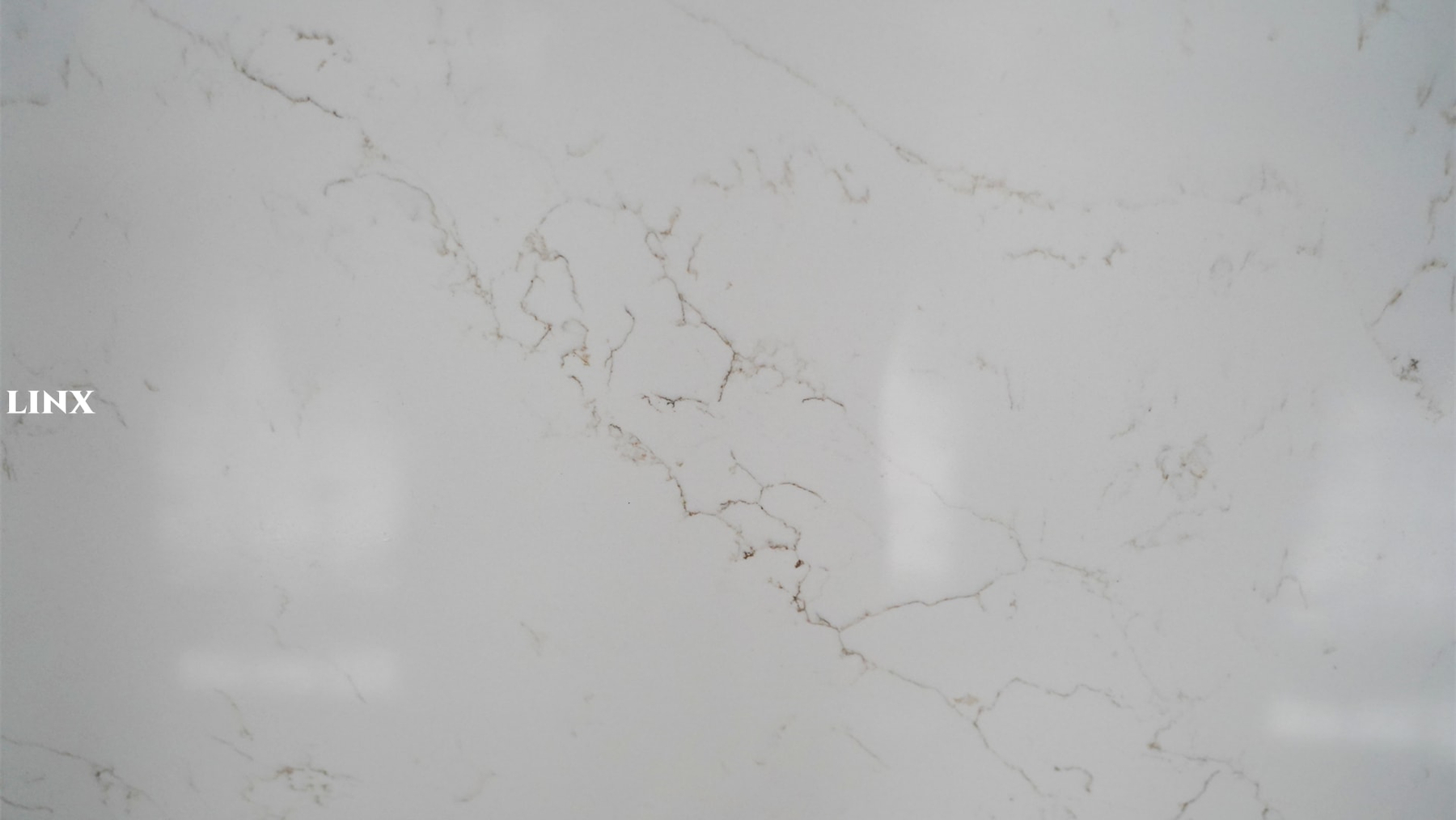LX1018 CALACATTA WHITE QUARTZ STONE CLOSE UP 3 LINX SURFACES