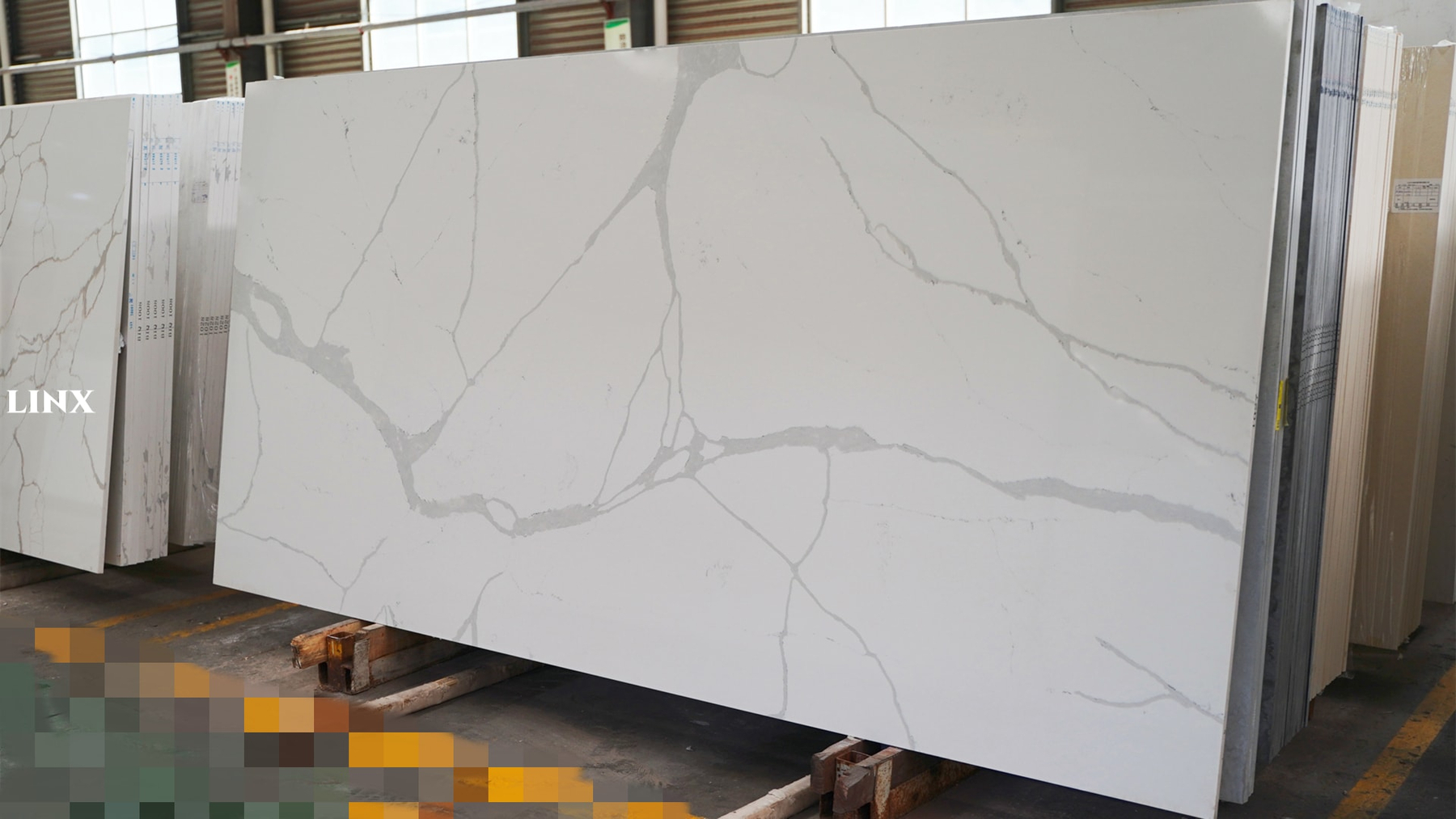 LX1027 CALACATTA WHITE QUARTZ STONE 2 LINX SURFACES