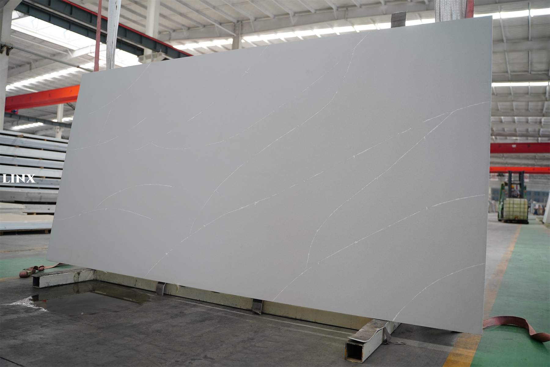 LX1108 CALACATTA GREY QUARTZ STONE 2 LINX SURFACES