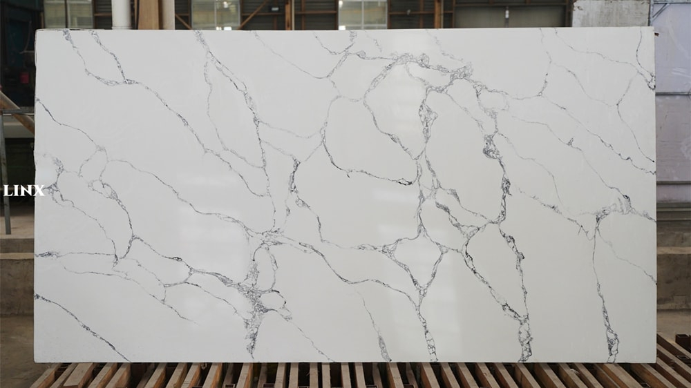 LX1120 CALACATTA WHITE QUARTZ STONE FEATURE LINX SURFACES