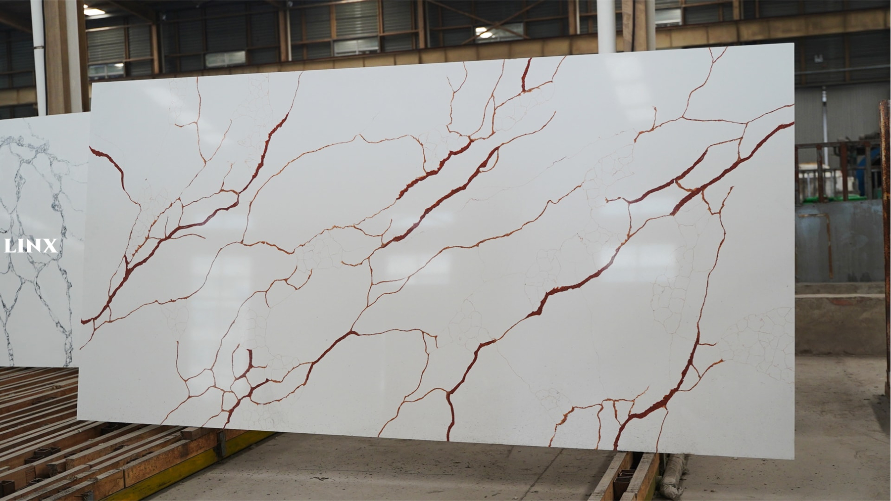 LX1125 CALACATTA RED QUARTZ STONE 2 LINX SURFACES
