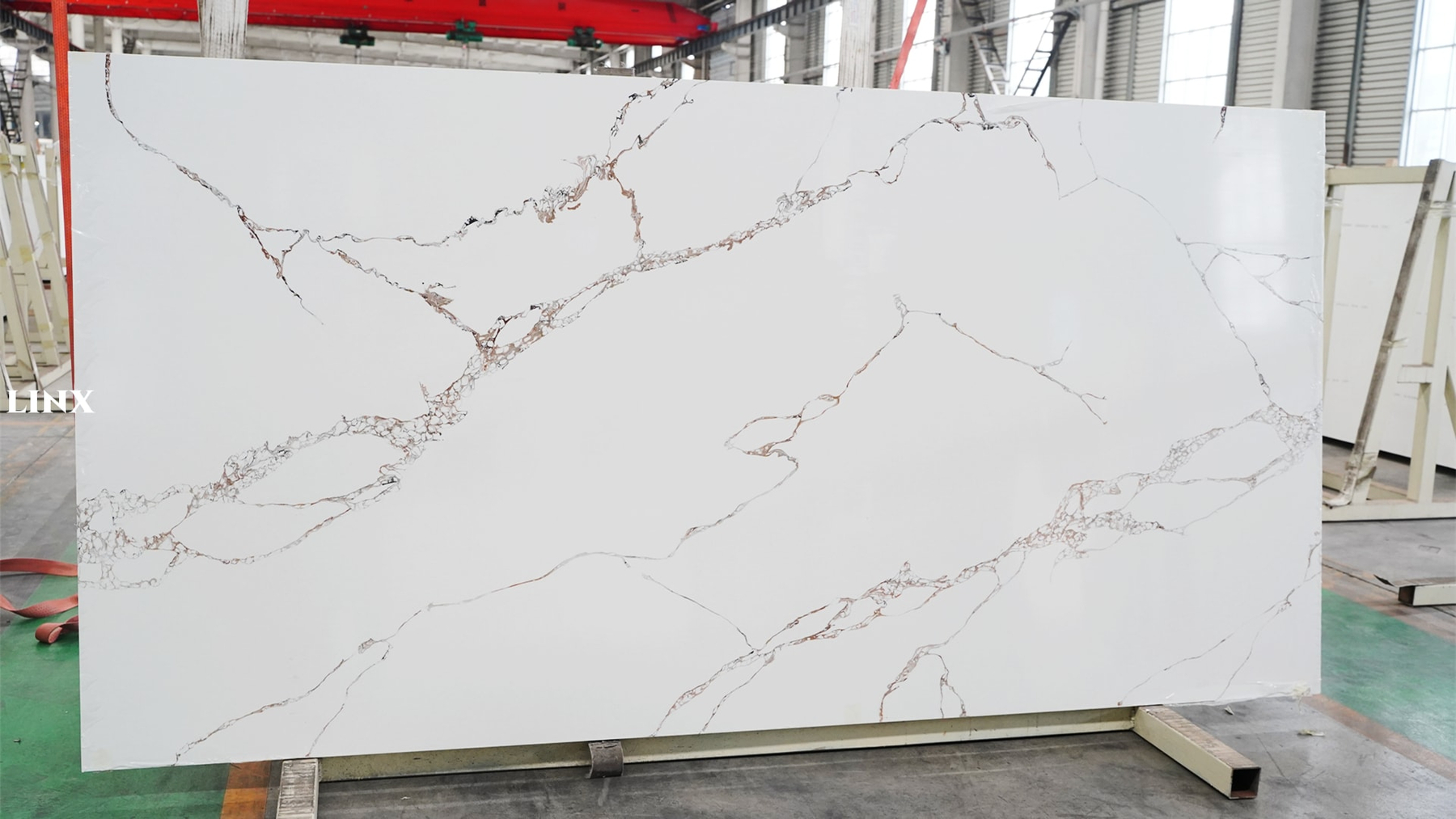 LX1127 CALACATTA WHITE QUARTZ STONE 1 LINX SURFACES