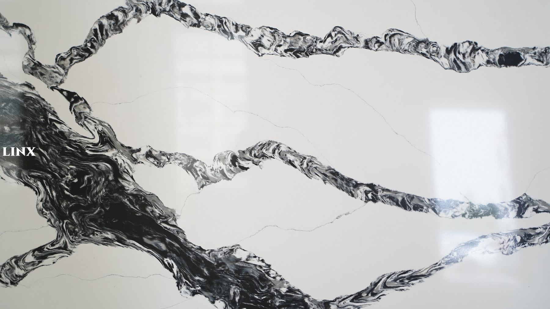 LX1223 CALACATTA BLACK VEIN QUARTZ STONE DETAIL LINX SURFACES