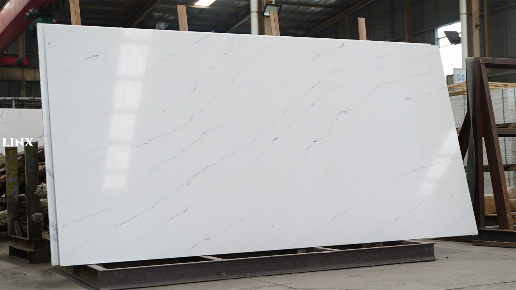 LX1224 CALACATTA WHITE QUARTZ STONE 1 LINX SURFACES