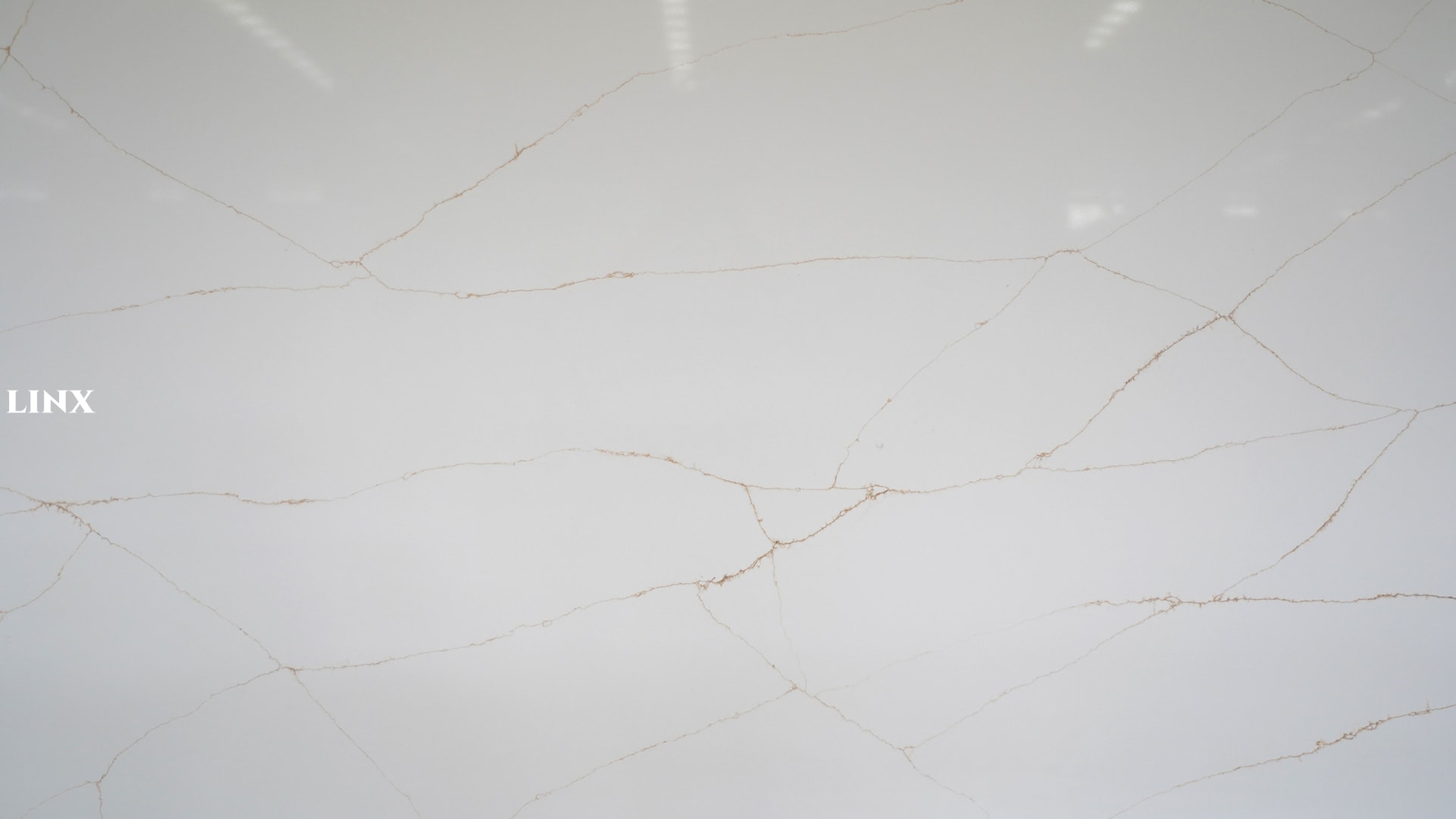 LX1782 CALACATTA GOLD QUARTZ STONE CLOSE UP 1 LINX SURFACES