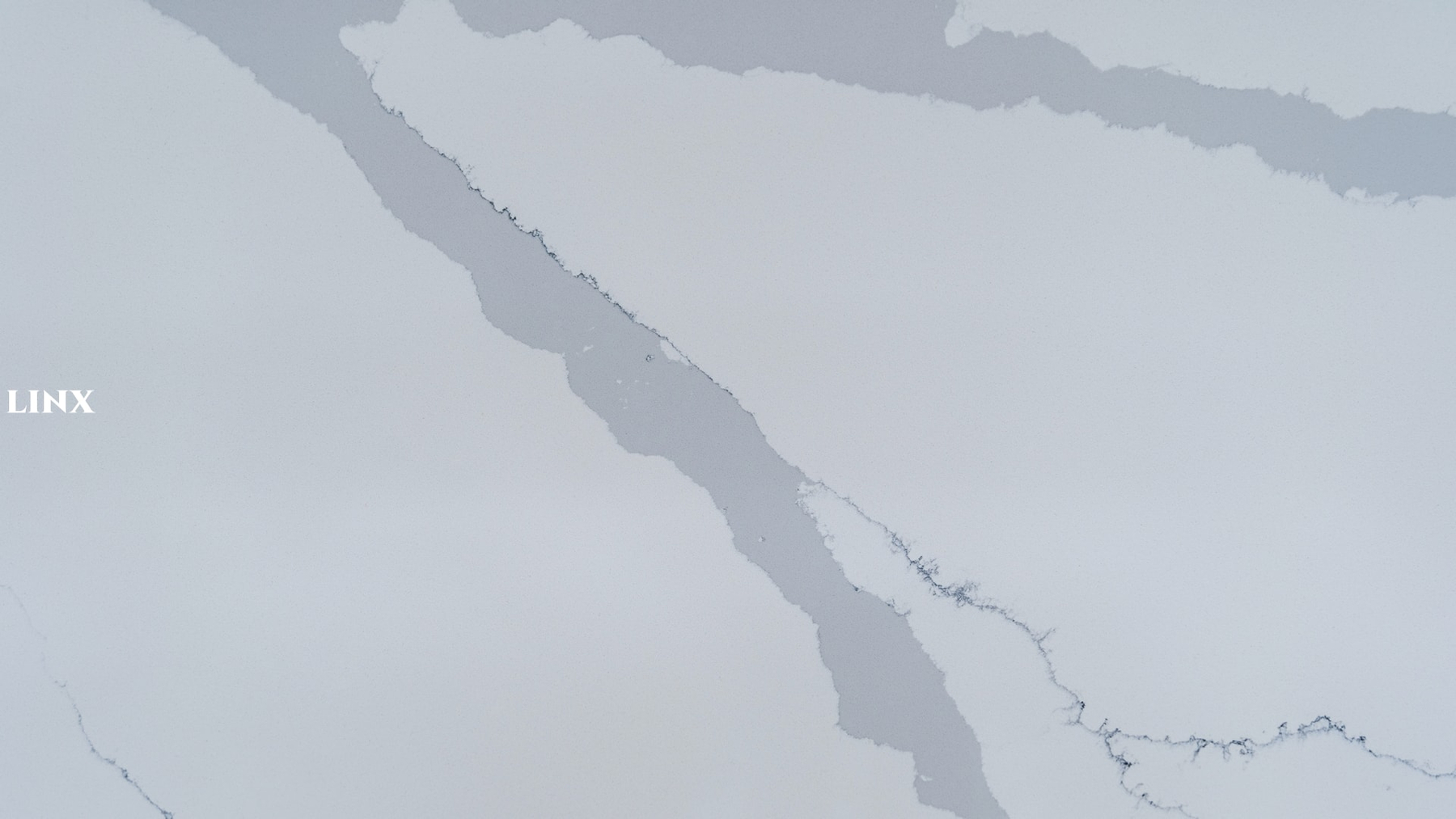 LX1805 CALACATTA WHITE QUARTZ STONE DETAIL 3 LINX SURFACES