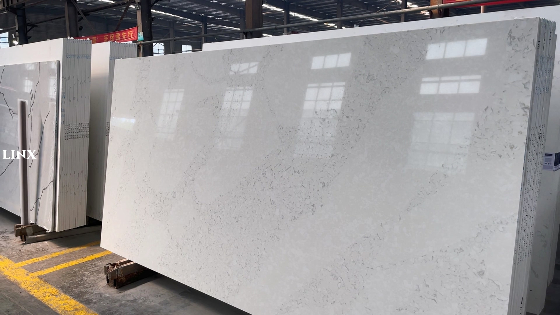 LX201 UNIQUE CARRARA QUARTZ STONE 1 LINX SURFACES