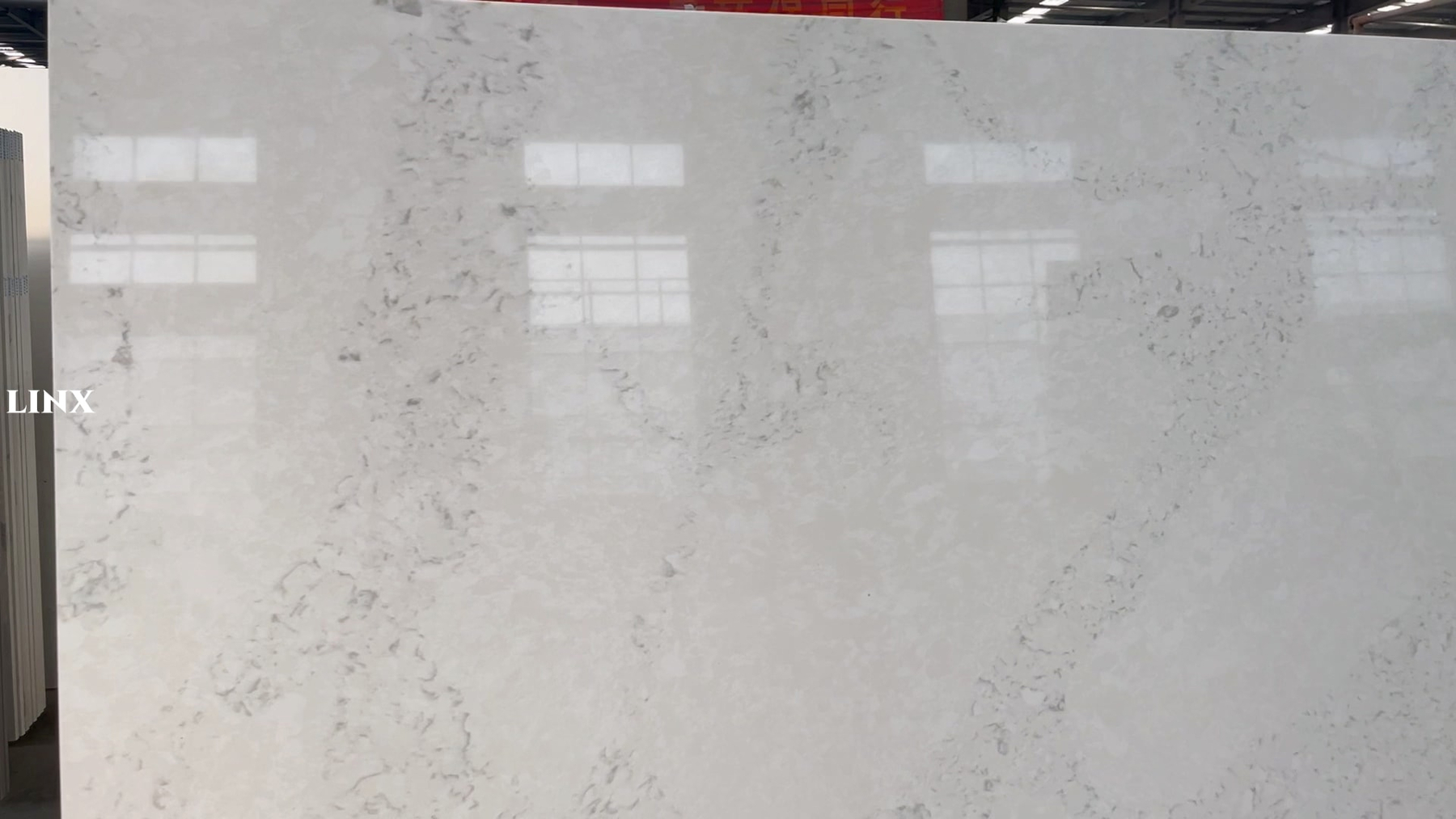 LX201 UNIQUE CARRARA QUARTZ STONE CLOSE UP 1 LINX SURFACES