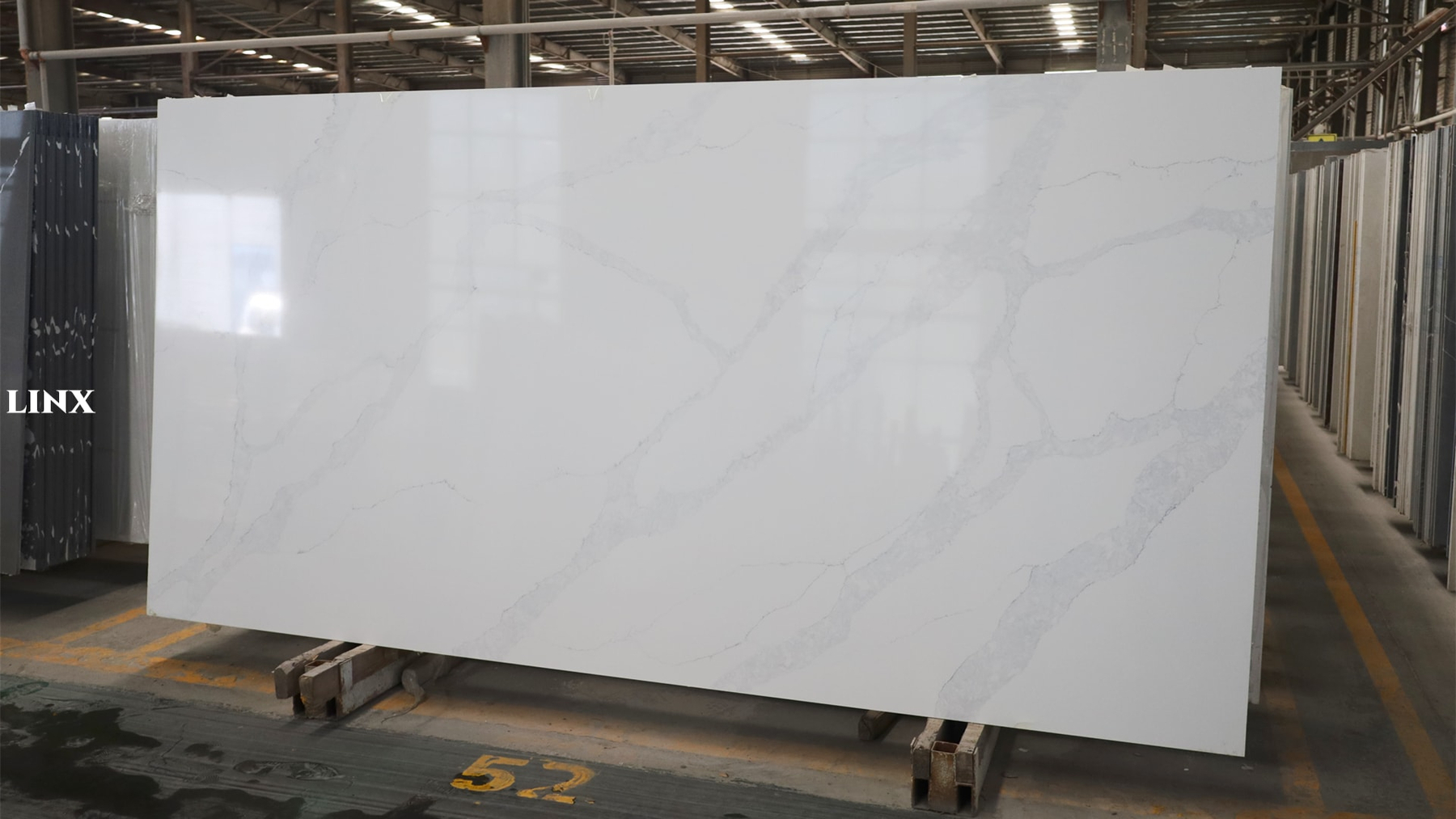 LX2038 CALACATTA WHITE QUARTZ STONE 12 LINX SURFACES