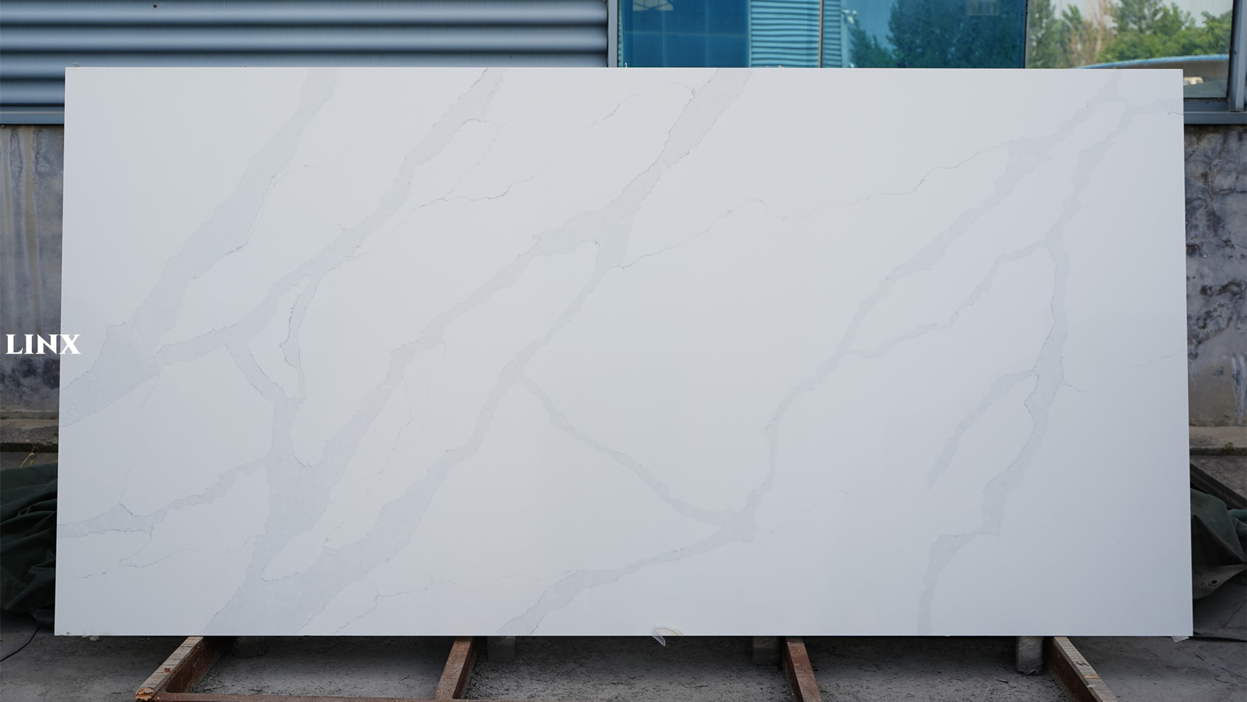 LX2038 CALACATTA WHITE QUARTZ STONE LINX SURFACES