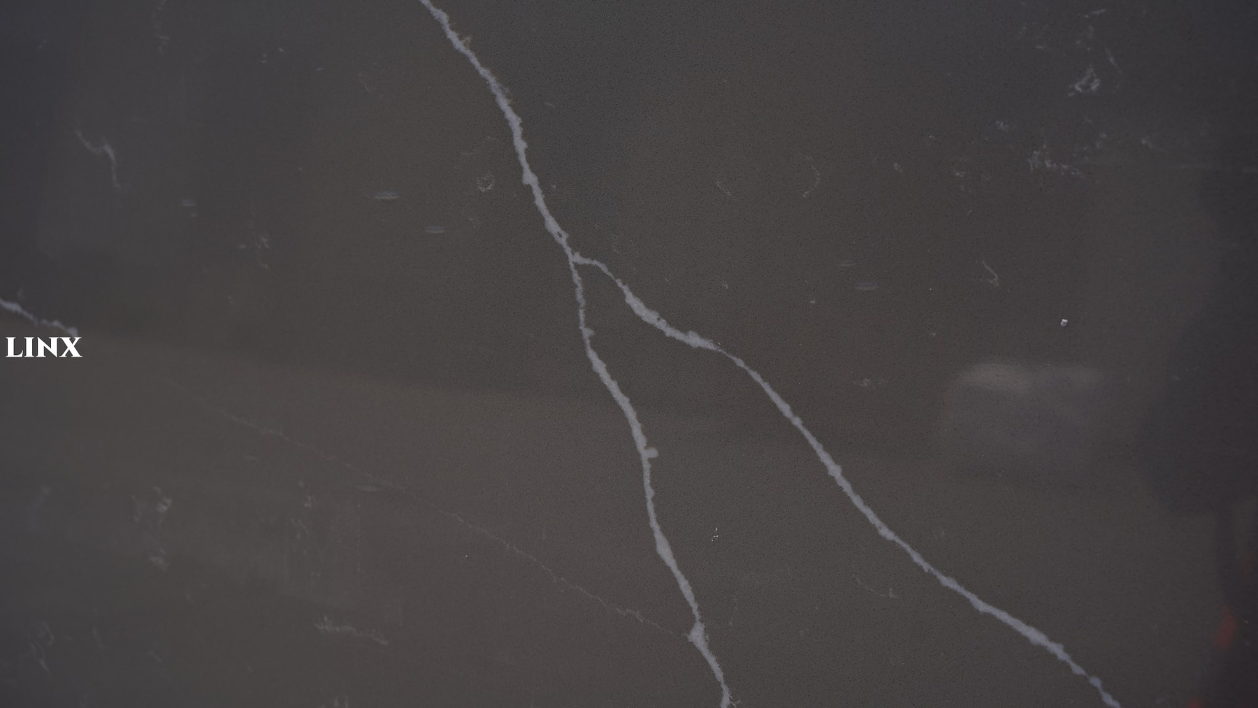 LX3111 CALACATTA GREY QUARTZ STONE CLOSE UP 4 LINX SURFACES