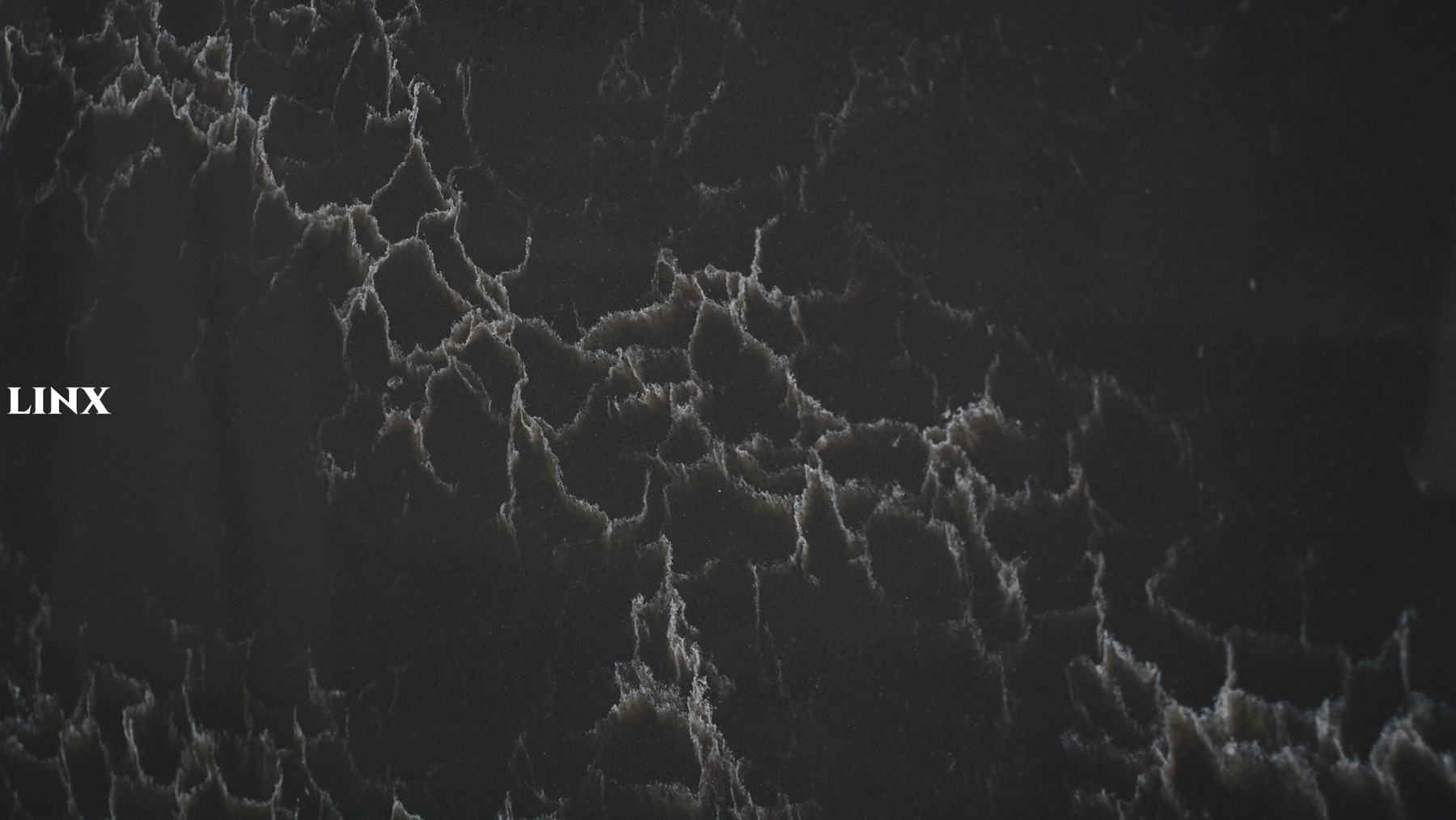 LX3206 CALACATTA BLACK QUARTZ STONE CLOSE UP 3 LINX SURFACES