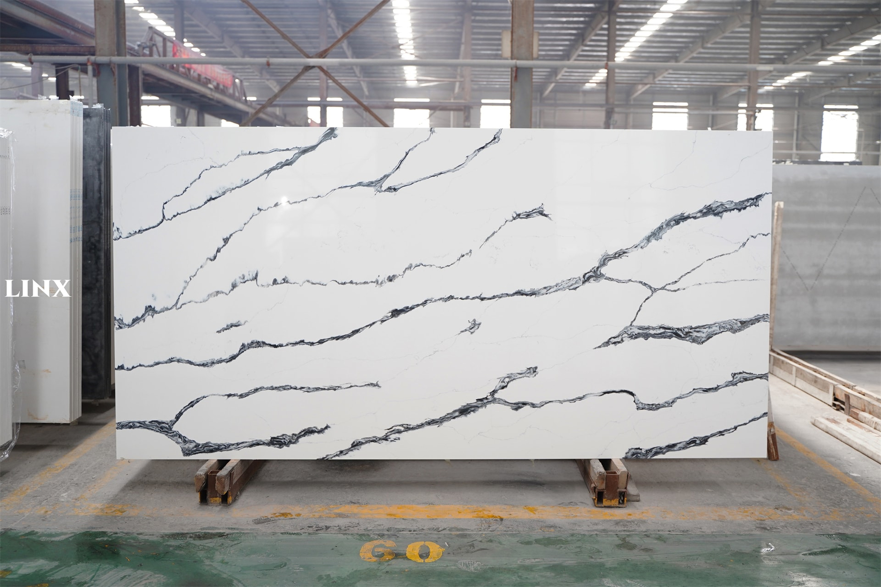 LX3708 CALACATTA WHITE QUARTZ STONE 1 LINX SURFACES