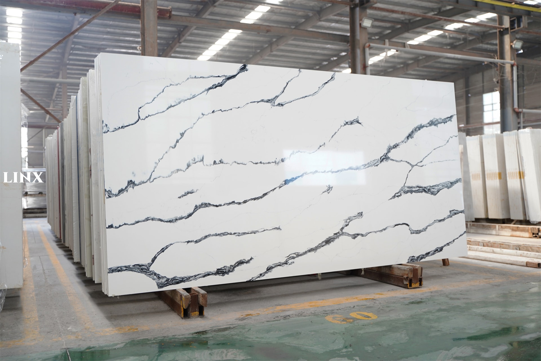 LX3708 CALACATTA WHITE QUARTZ STONE 2 LINX SURFACES