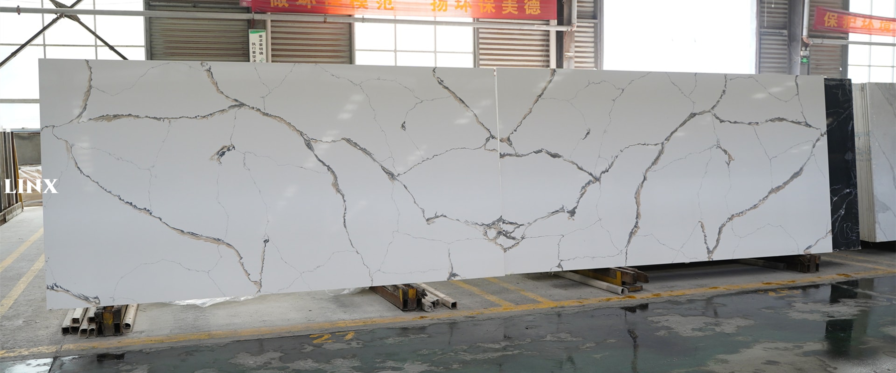 LX4023 CALACATTA GOLD QUARTZ STONE BOOKMATCH LINX SURFACES