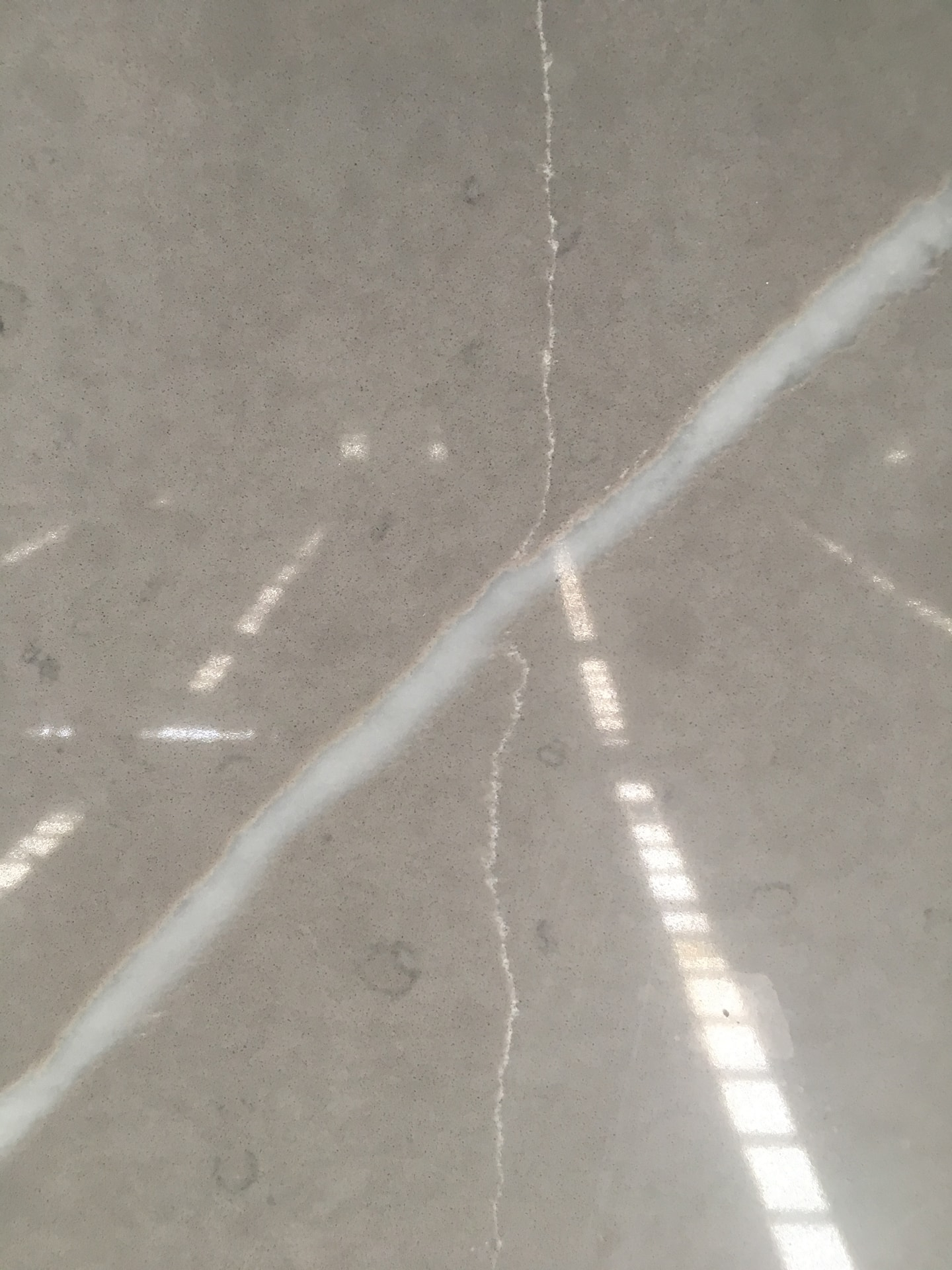 LX4048 CALACATTA GREY QUARTZ STONE DETAIL 3 LINX SURFACES