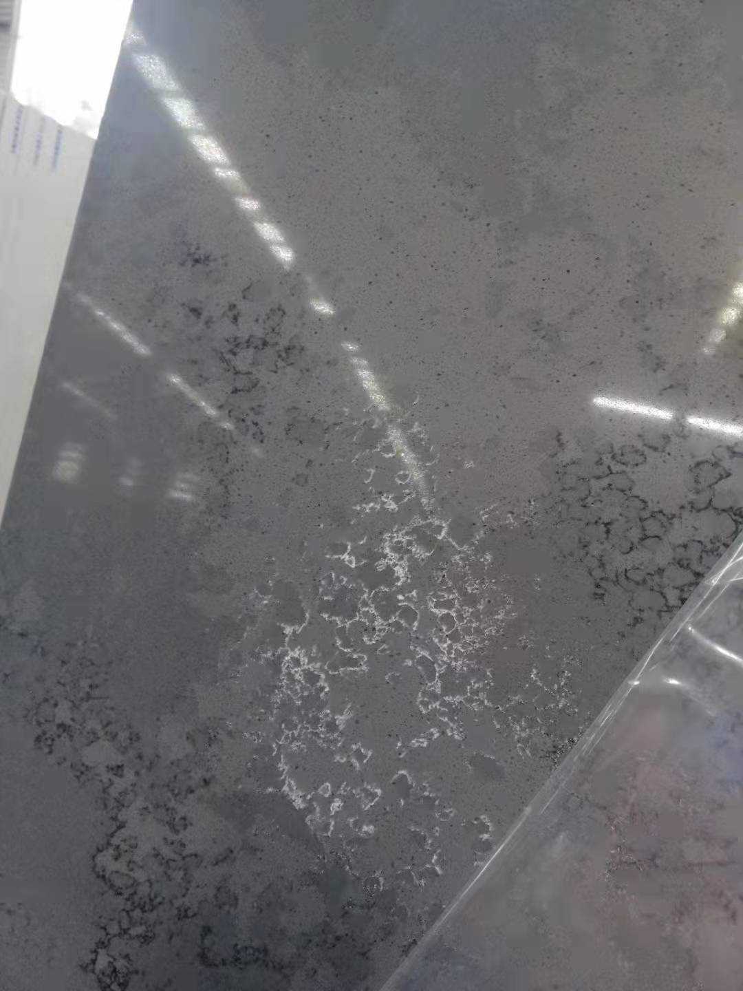 LX4080 CARRARA GERY QUARTZ STONE DETAIL 4 LINX SURFACES