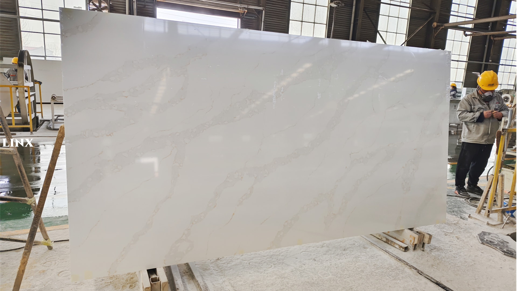 LX4089 CALACATTA GOLD QUARTZ STONE 3 LINX SURFACES