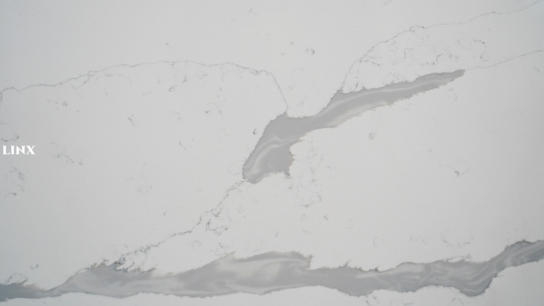 LX5002 CALACATTA WHITE QUARTZ STONE DETAIL 2 LINX SURFACES