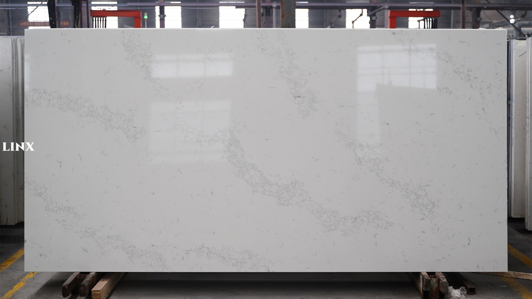 LX5031 CALACATTA WHITE QUARTZ STONE 11 LINX SURFACES