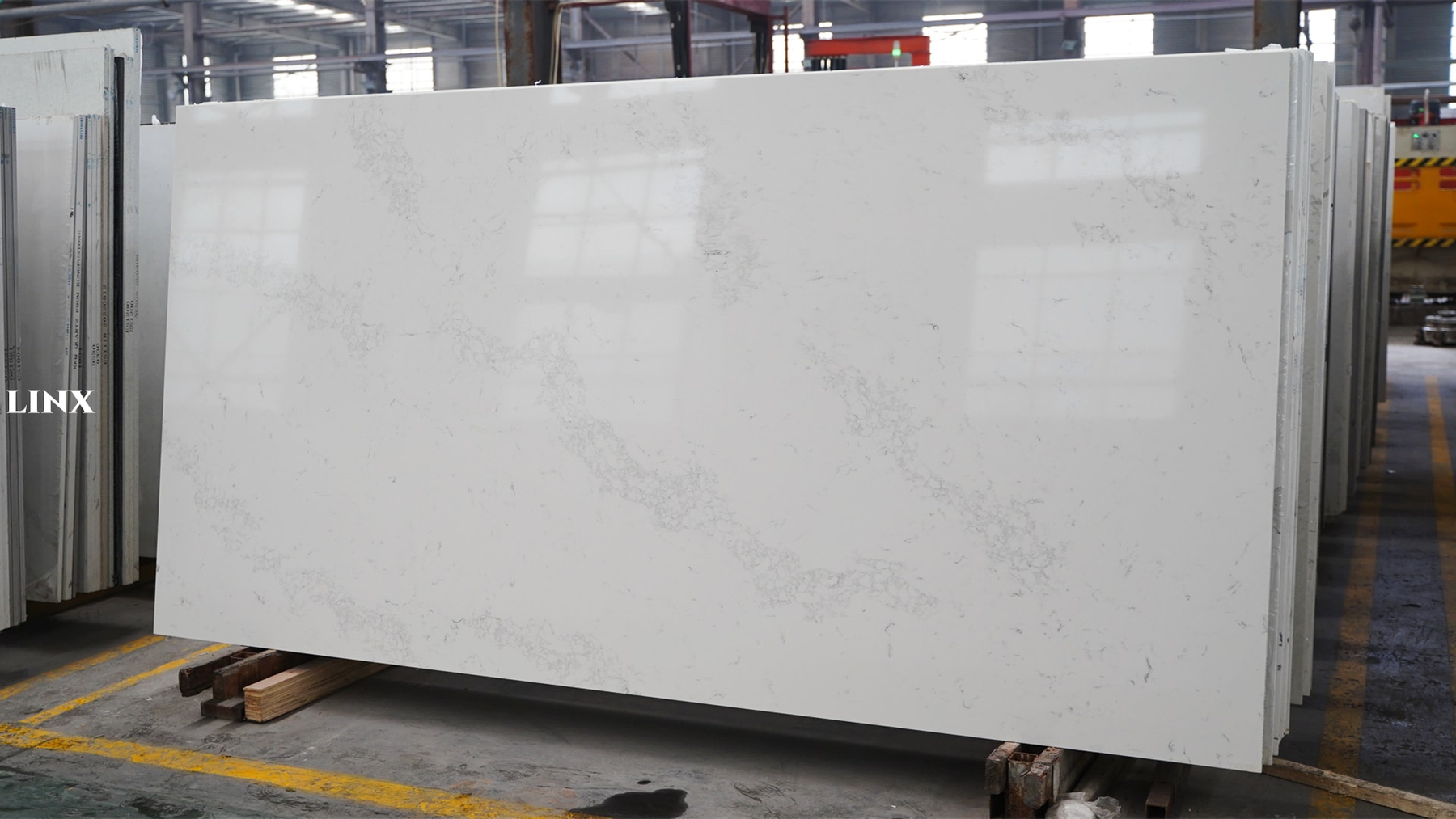 LX5031 CALACATTA WHITE QUARTZ STONE 13 LINX SURFACES