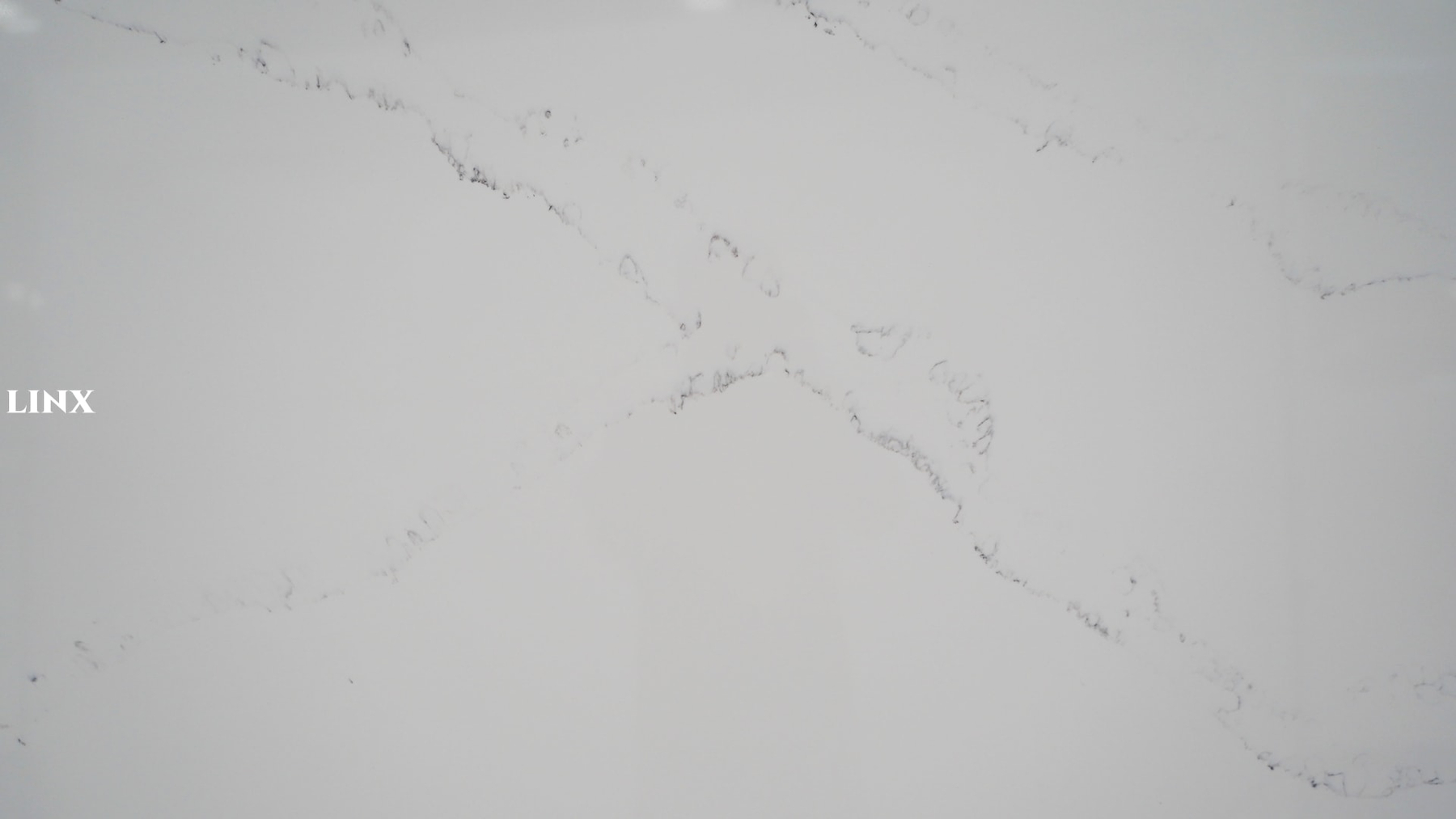 LX5111 CALACATTA WHITE QUARTZ STONE DETAILS 1 LINX SURFACES