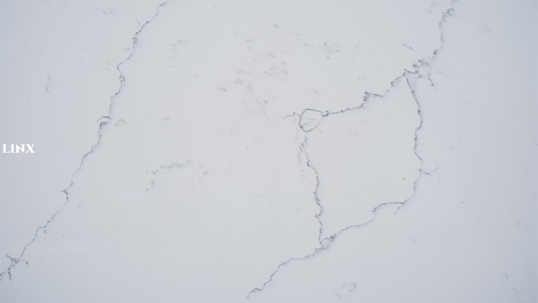 LX6017 CALACATTA WHITE QUARTZ STONE DETAIL 3 LINX SURFACES