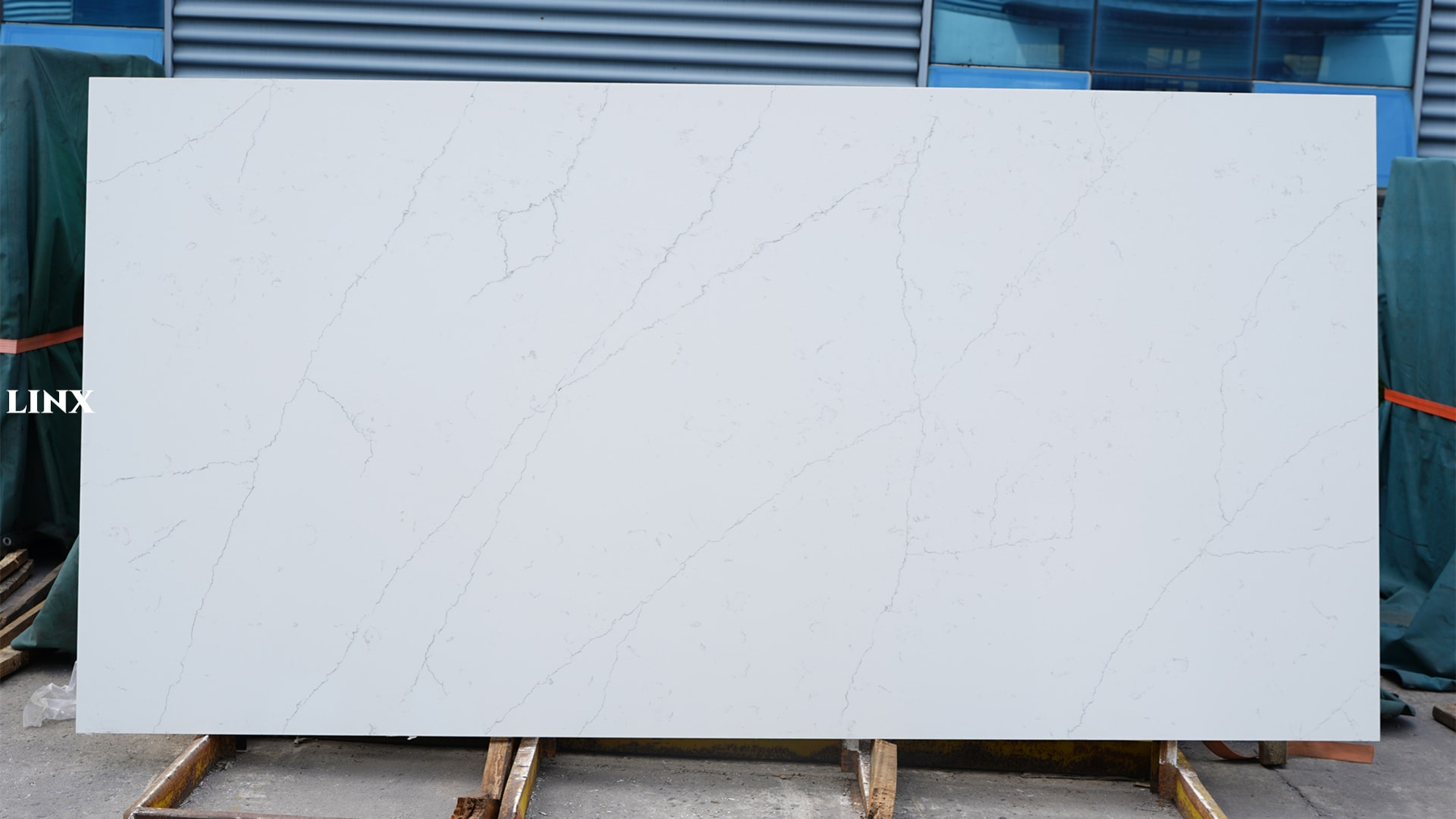 LX6017 CALACATTA WHITE QUARTZ STONE LINX SURFACES